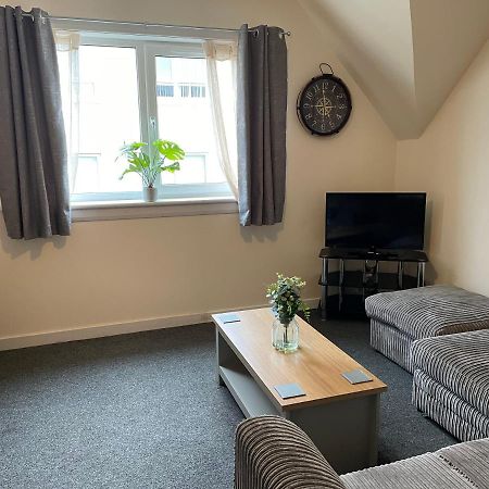 2 Bedroom Flat In Stornoway Town Centre Exterior foto